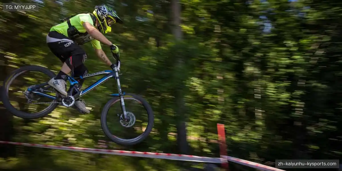 🎁限量周边，把热爱穿在身上！🎾